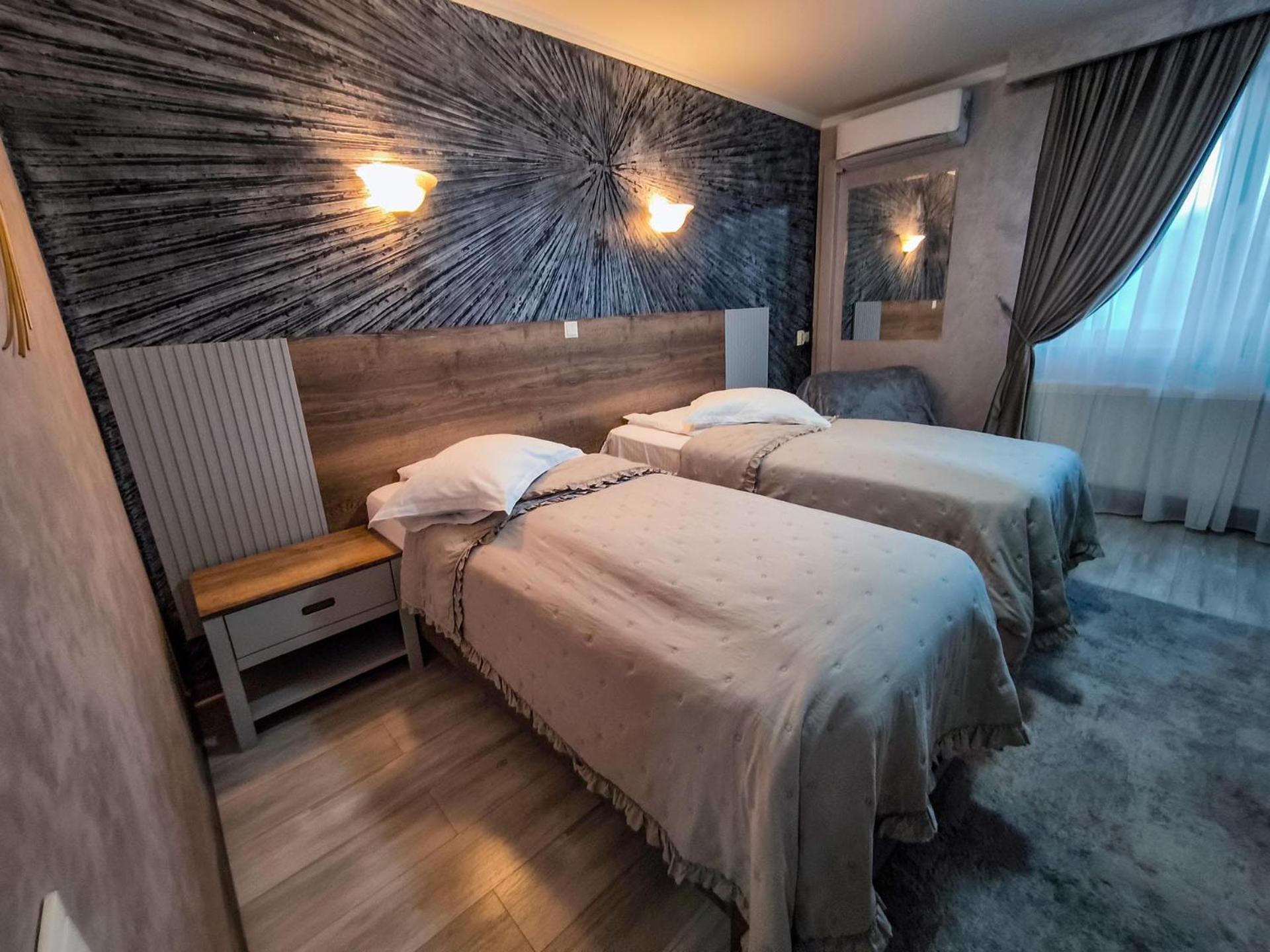 Hotel Dorobanti Iasi Exterior foto